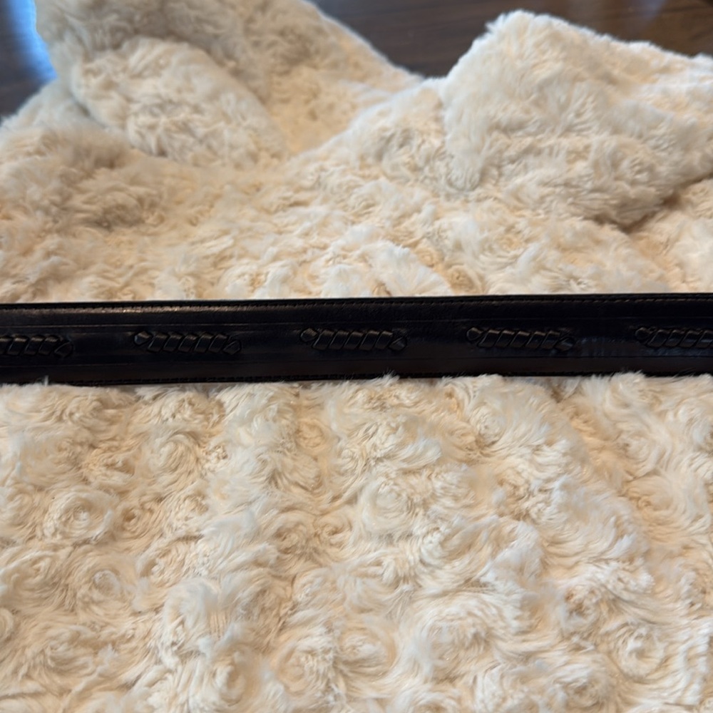 Textured Black Leather Belt Shabby Silver Buckle Tapers Toward Belt Holes 36 - Picture 7 of 10